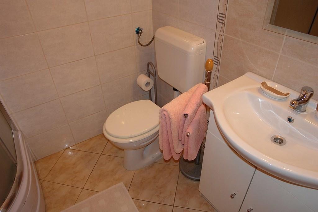 Awesome apartment in Crikvenica with 2 Bedrooms&WiFi Kamer foto