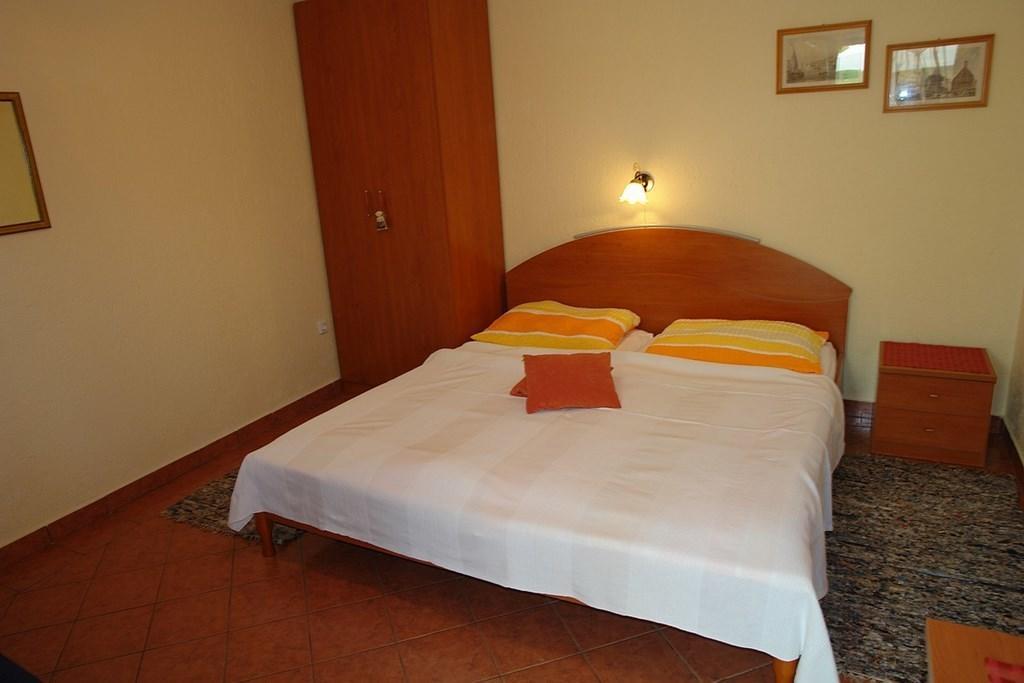 Awesome apartment in Crikvenica with 2 Bedrooms&WiFi Kamer foto