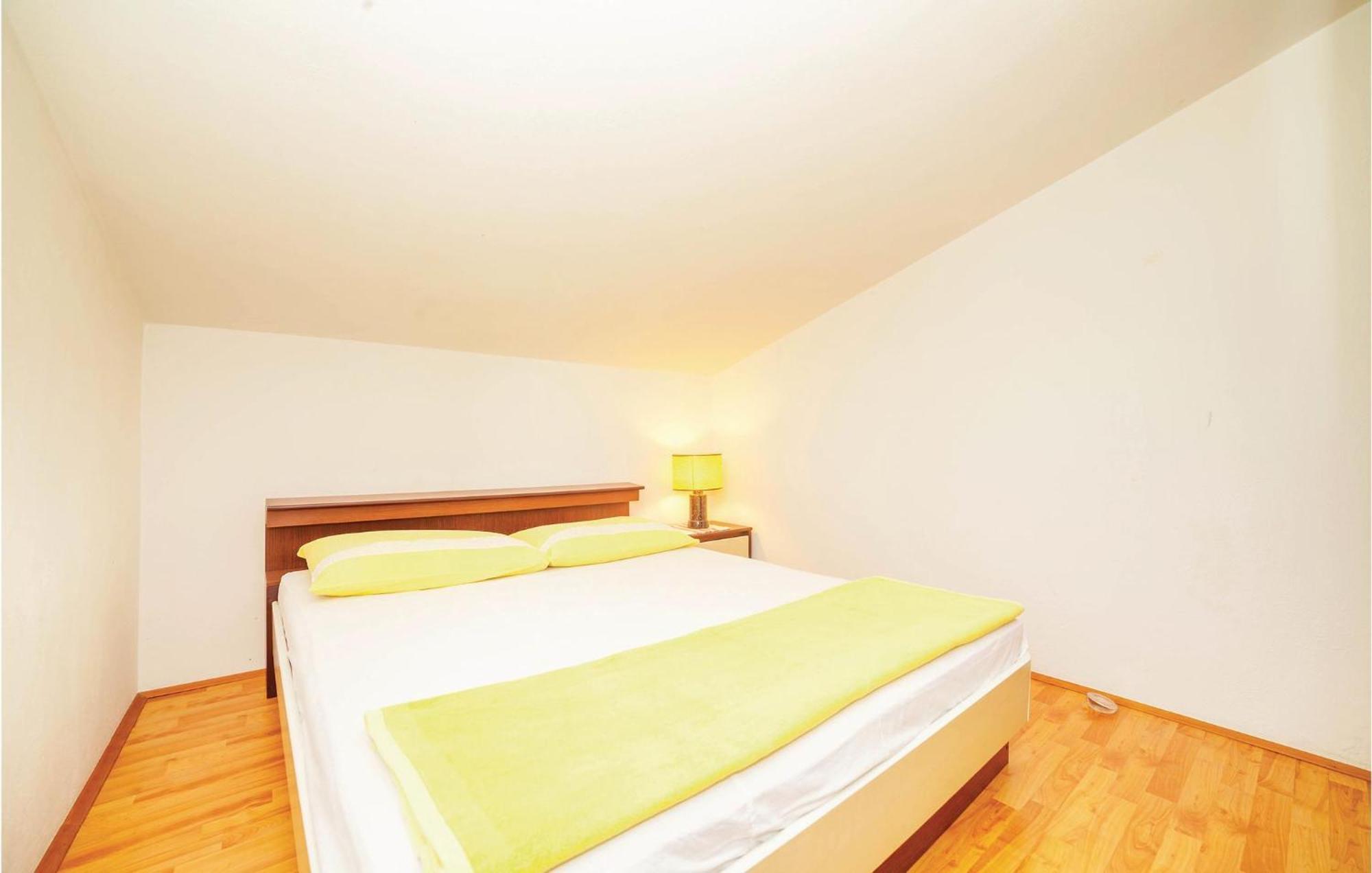 Awesome apartment in Crikvenica with 2 Bedrooms&WiFi Buitenkant foto