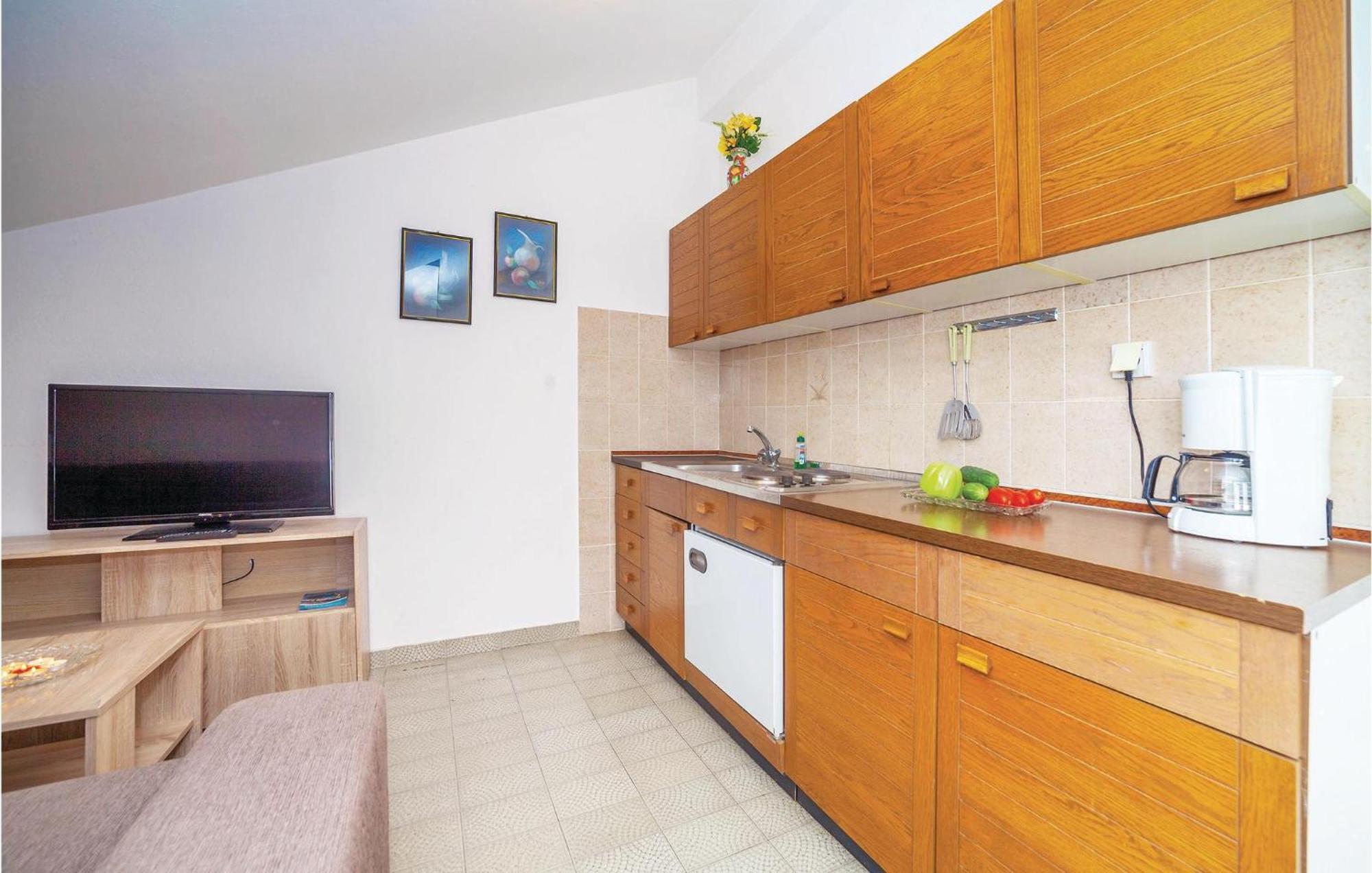 Awesome apartment in Crikvenica with 2 Bedrooms&WiFi Buitenkant foto
