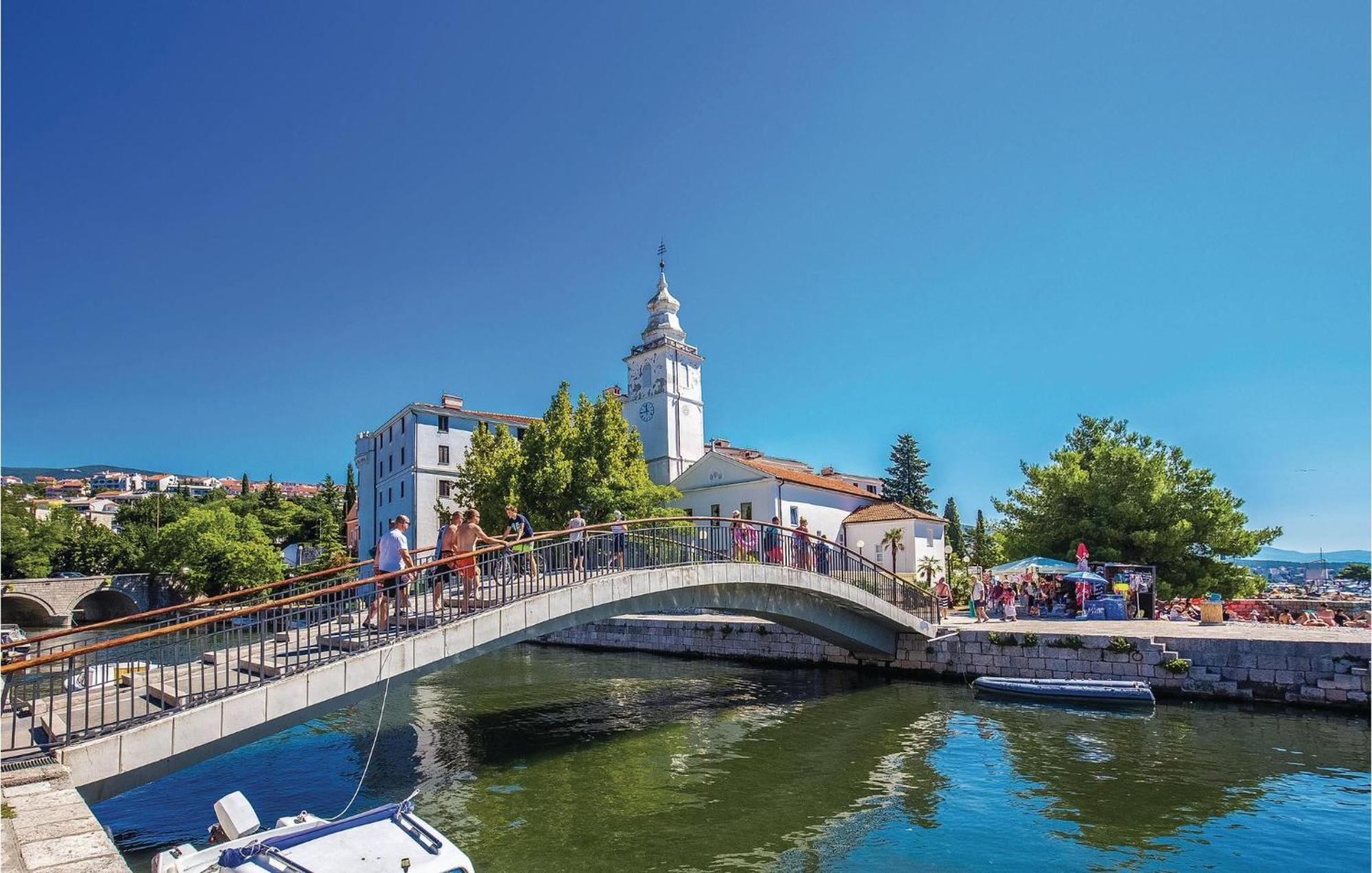 Awesome apartment in Crikvenica with 2 Bedrooms&WiFi Buitenkant foto