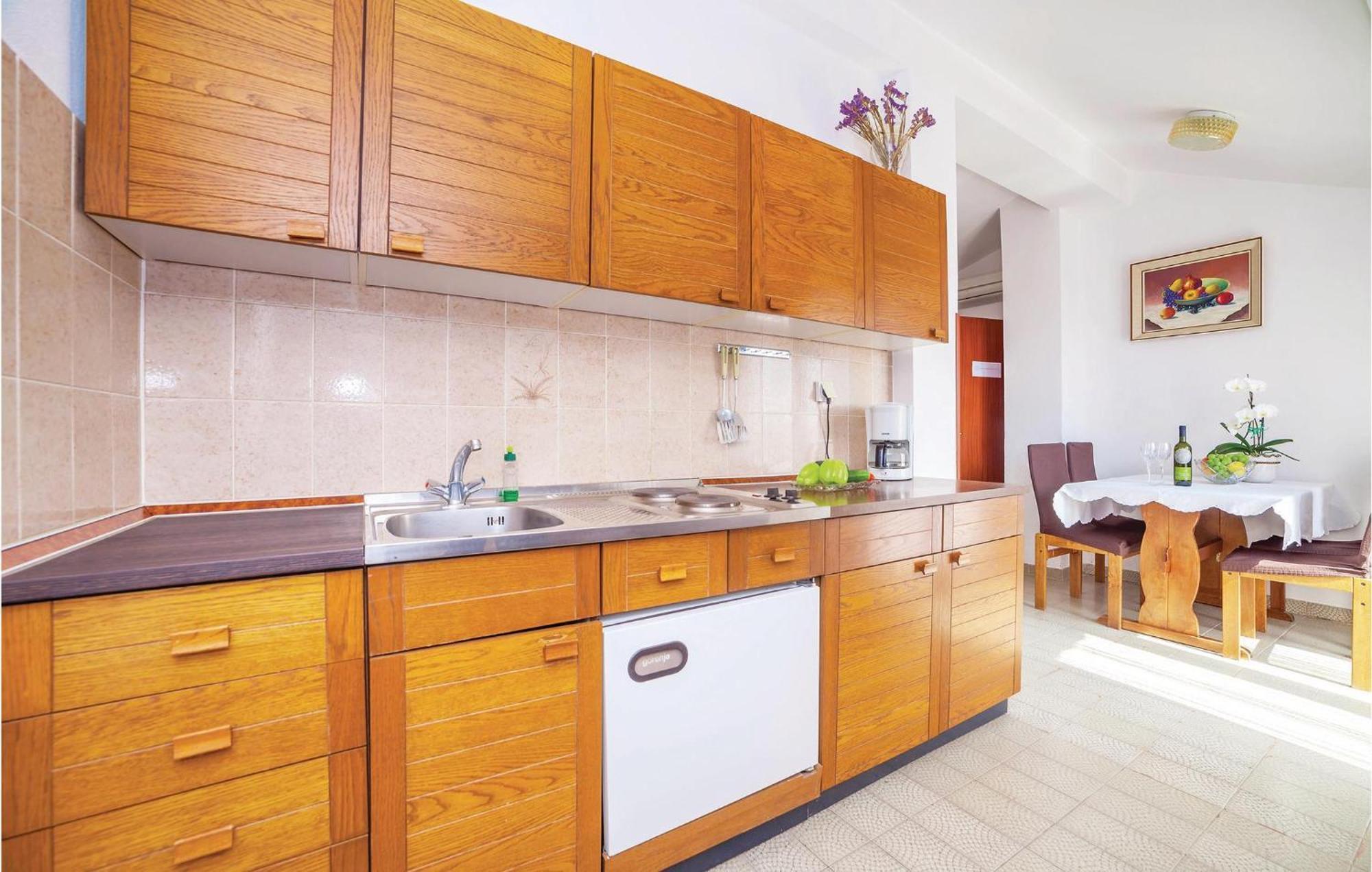 Awesome apartment in Crikvenica with 2 Bedrooms&WiFi Buitenkant foto