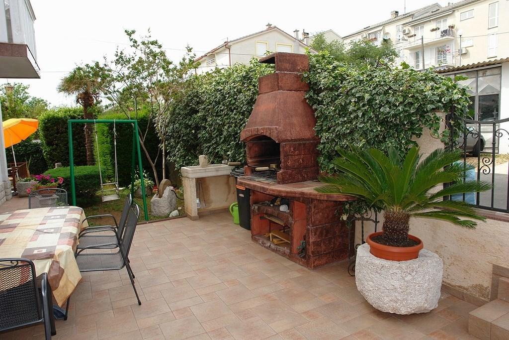 Awesome apartment in Crikvenica with 2 Bedrooms&WiFi Kamer foto